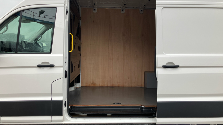 Volkswagen Crafter Cr35 Mwb Diesel 2.0 TDI 140PS Commerce Plus High Roof Van Auto